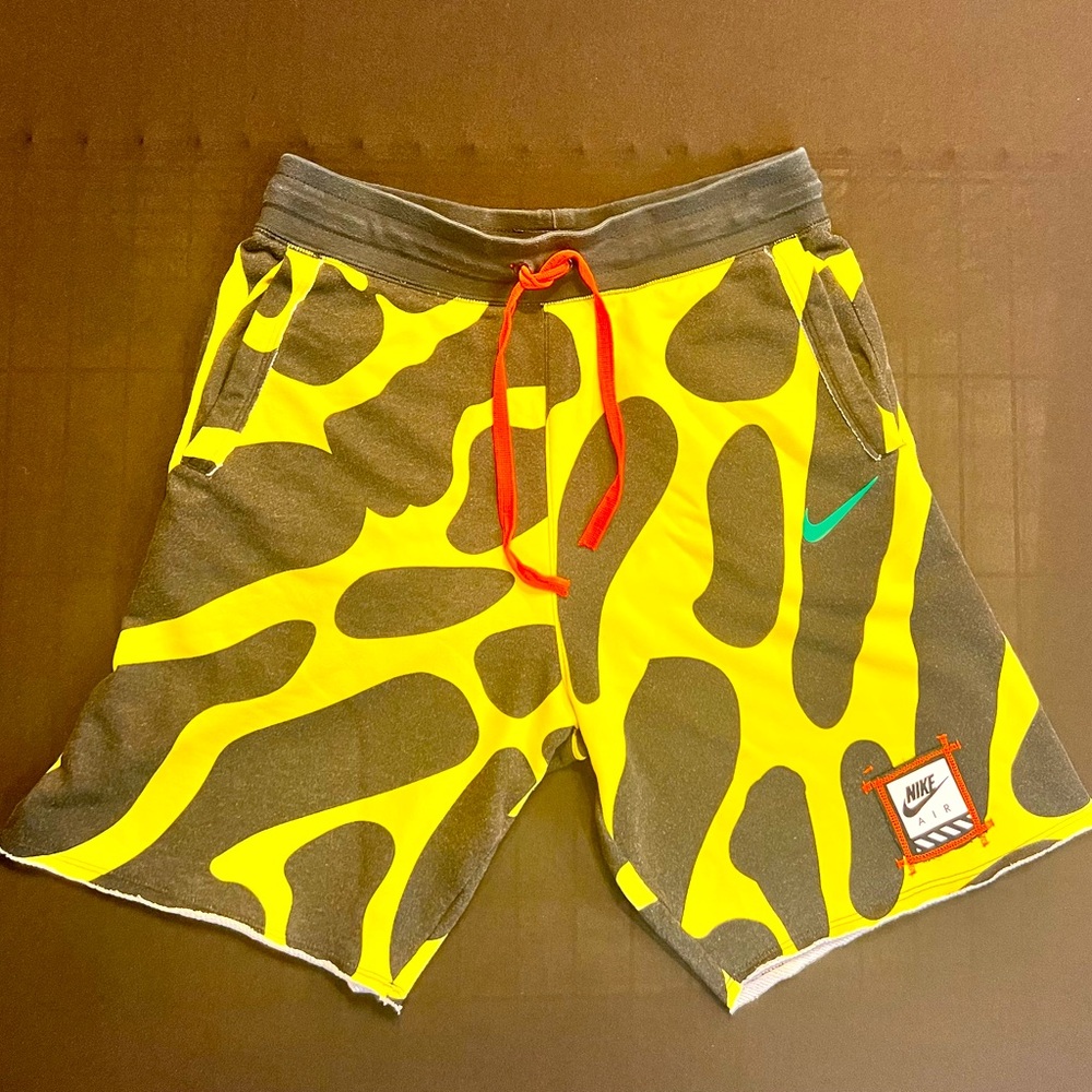 Nike Neon Black Camo Shorts CK0152-702 Retro Future Loose Fit Men’s Small